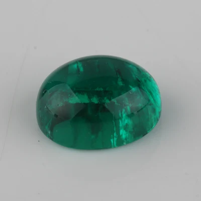 Forma cabochon con inclusione Columbia Emerald Smeraldo idrotermale